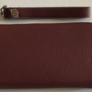 Bundle Thirty-One Burgundy Shoulder Bag Wallet And Makeup Bag